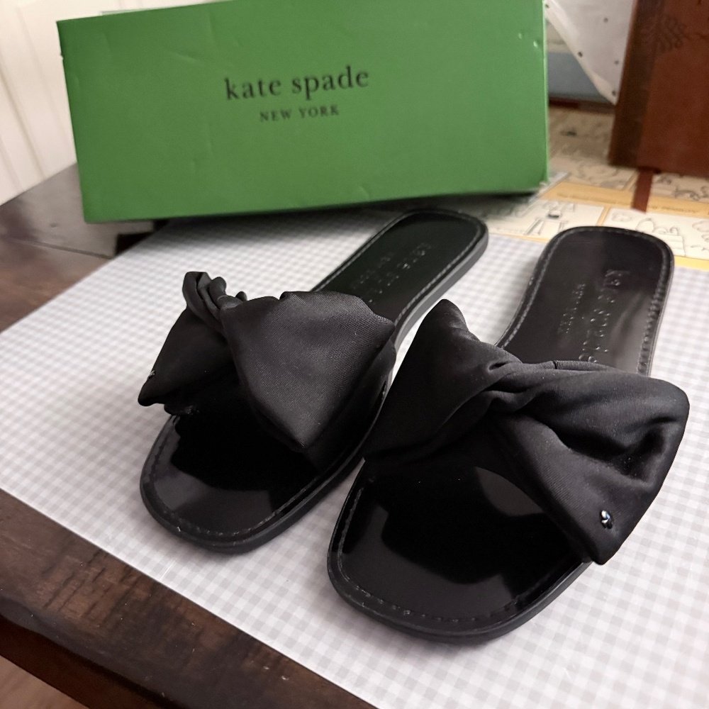 Kate Spade Bikini Bow Sandals - Size 8.5 - New with Box!